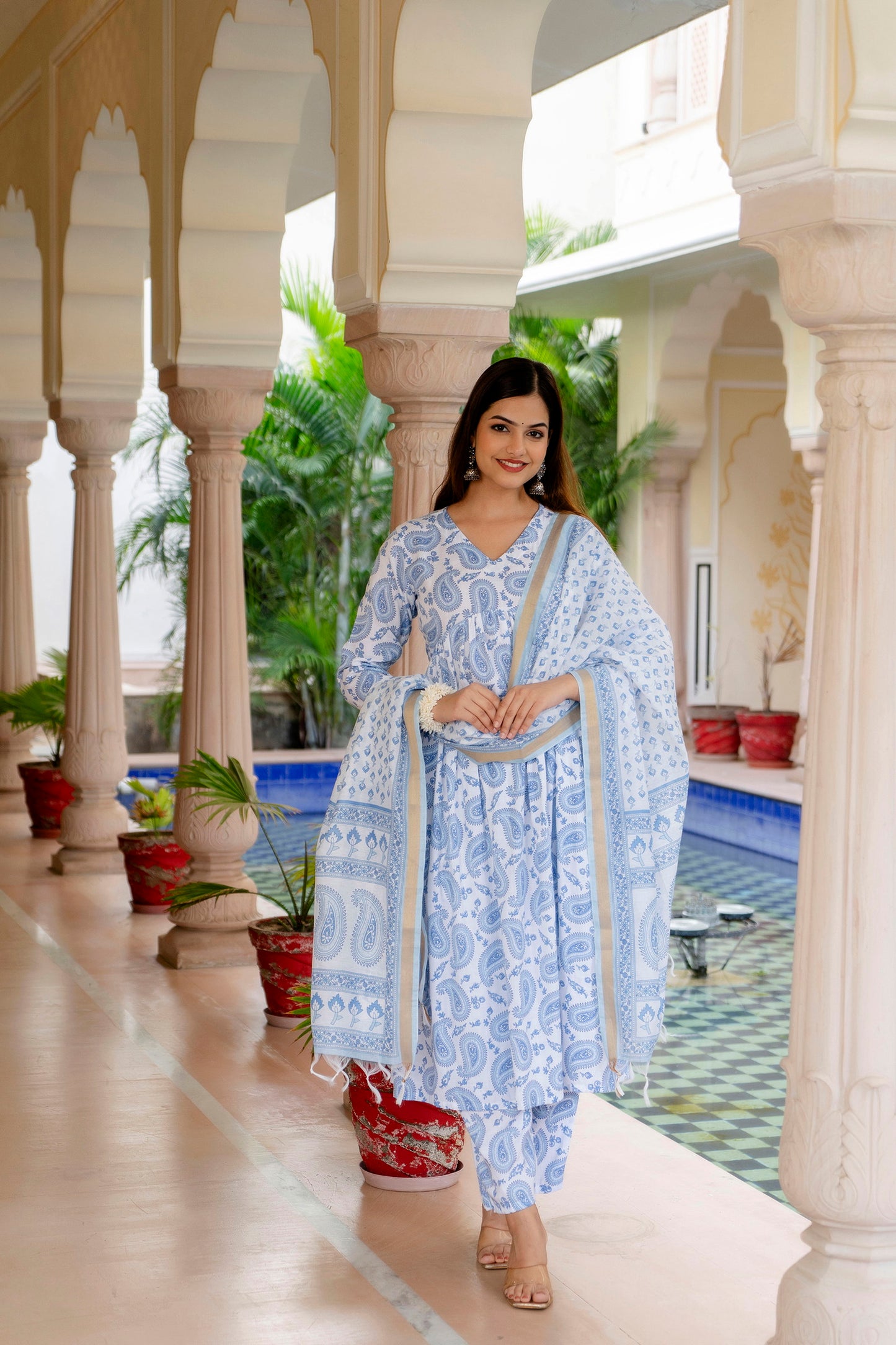 Women Block Printed Kurta and Pant Set With Dupatta in Traditional design