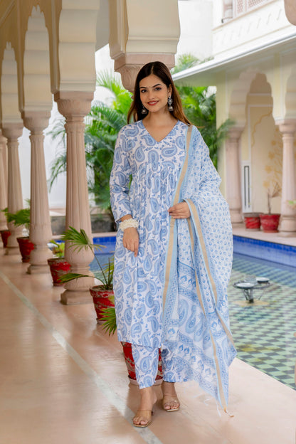 Women Block Printed Kurta and Pant Set With Dupatta in Traditional design