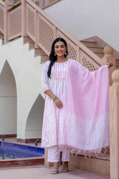 Women Embroidery Kurta and Pant Set with Dupatta in Pink