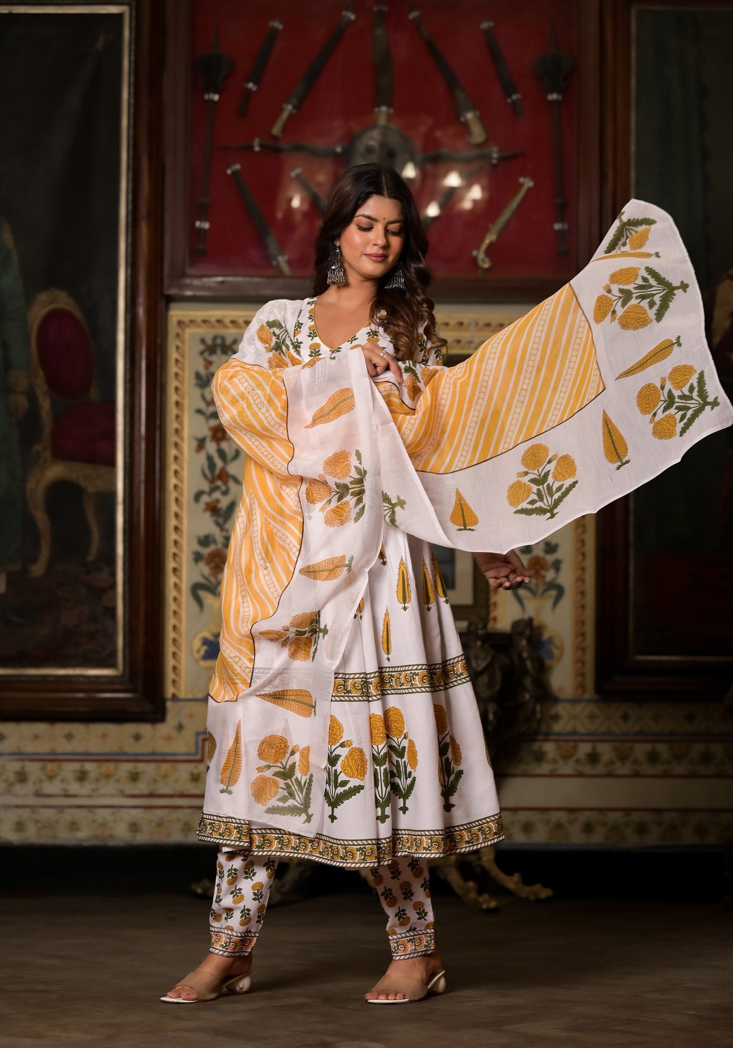 White Cotton Printed Carnation And Leaf Phula Kaalindi Anarkali Set For Women