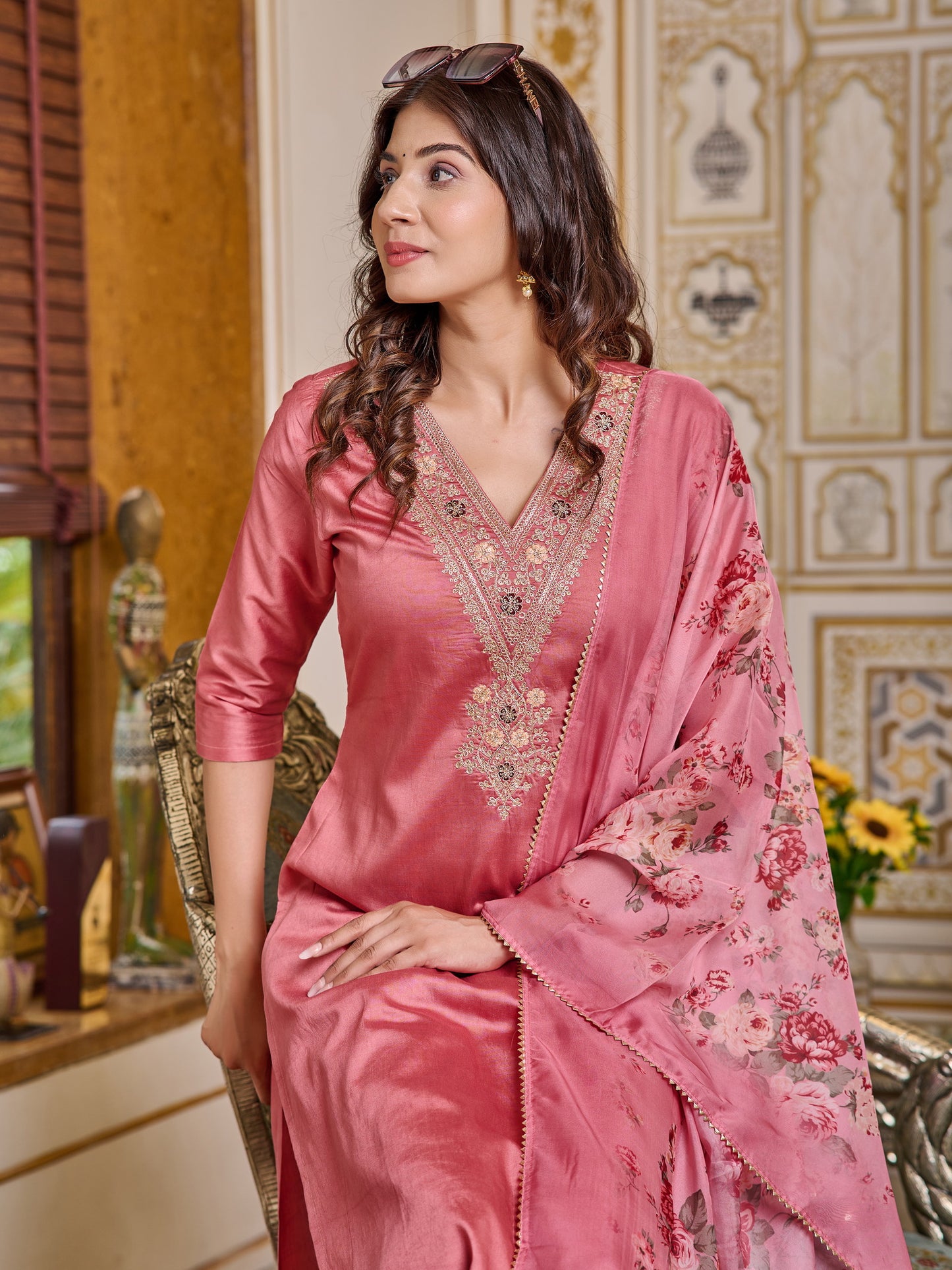 Women Embroidered Straight Kurta Set in Peach Colour