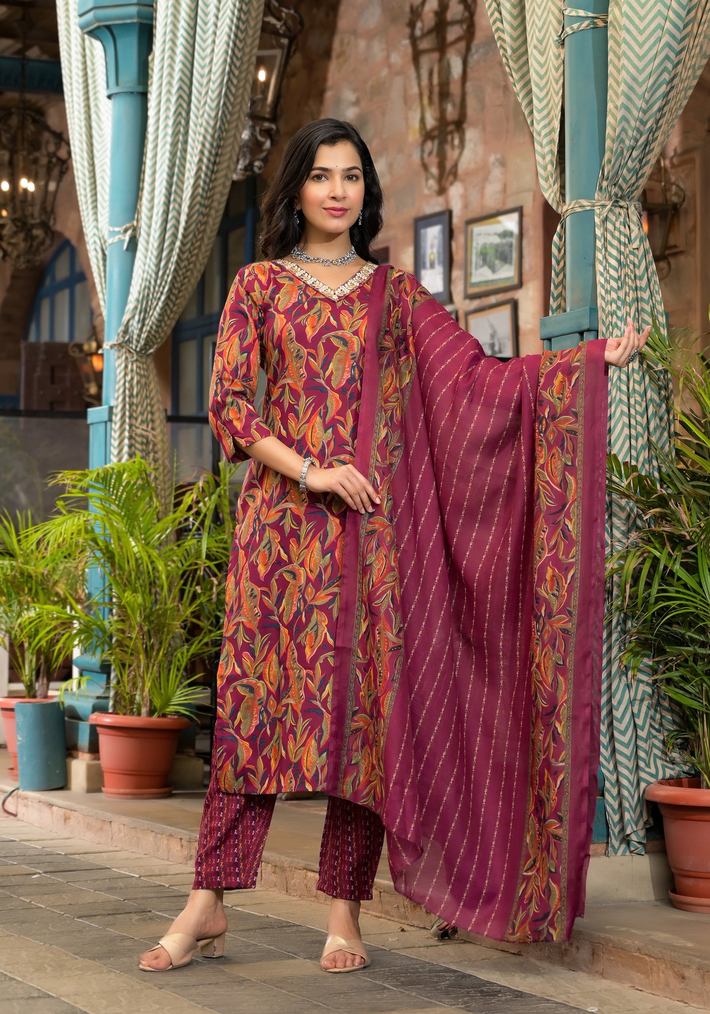 Women Floral Printed Kurta  With Pant and dupatta