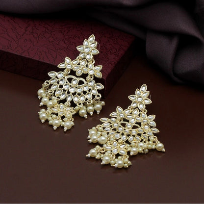 Generic Women's White Color Kundan Earrings