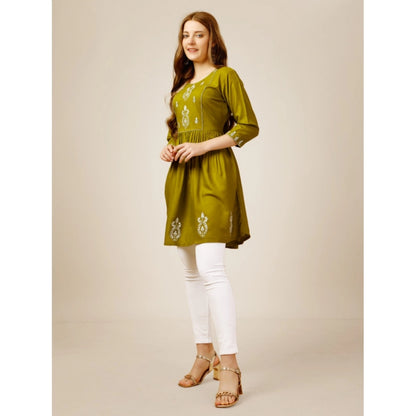 Women's Casual 3-4 th Sleeve Embroidered Rayon Tunic Top (Green)