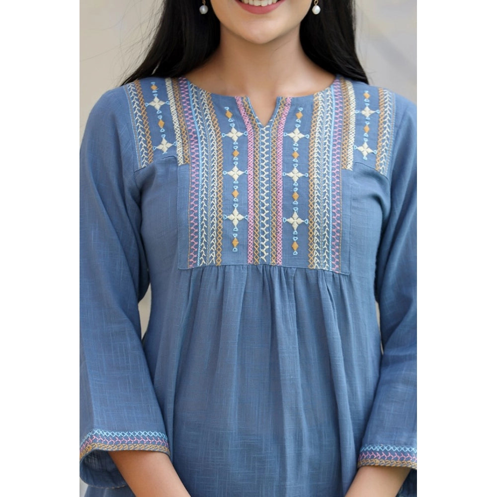 Generic Women's Cotton Embroidered 3/4 Sleeve V-Neck Top (Blue)